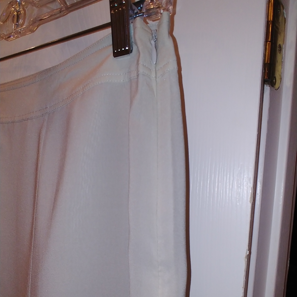 BURBERRY LONDON TAN SILK SKIRT 8 - Picture 6 of 7